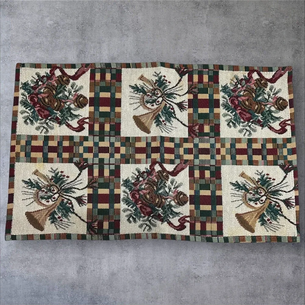 TAPESTRY CHRISTMAS PLACEMATS SET OF 6 Dillards Horns Jingle Bells Traditonal VTG